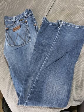 Wrangler Men’s Blue Bootcut Jeans